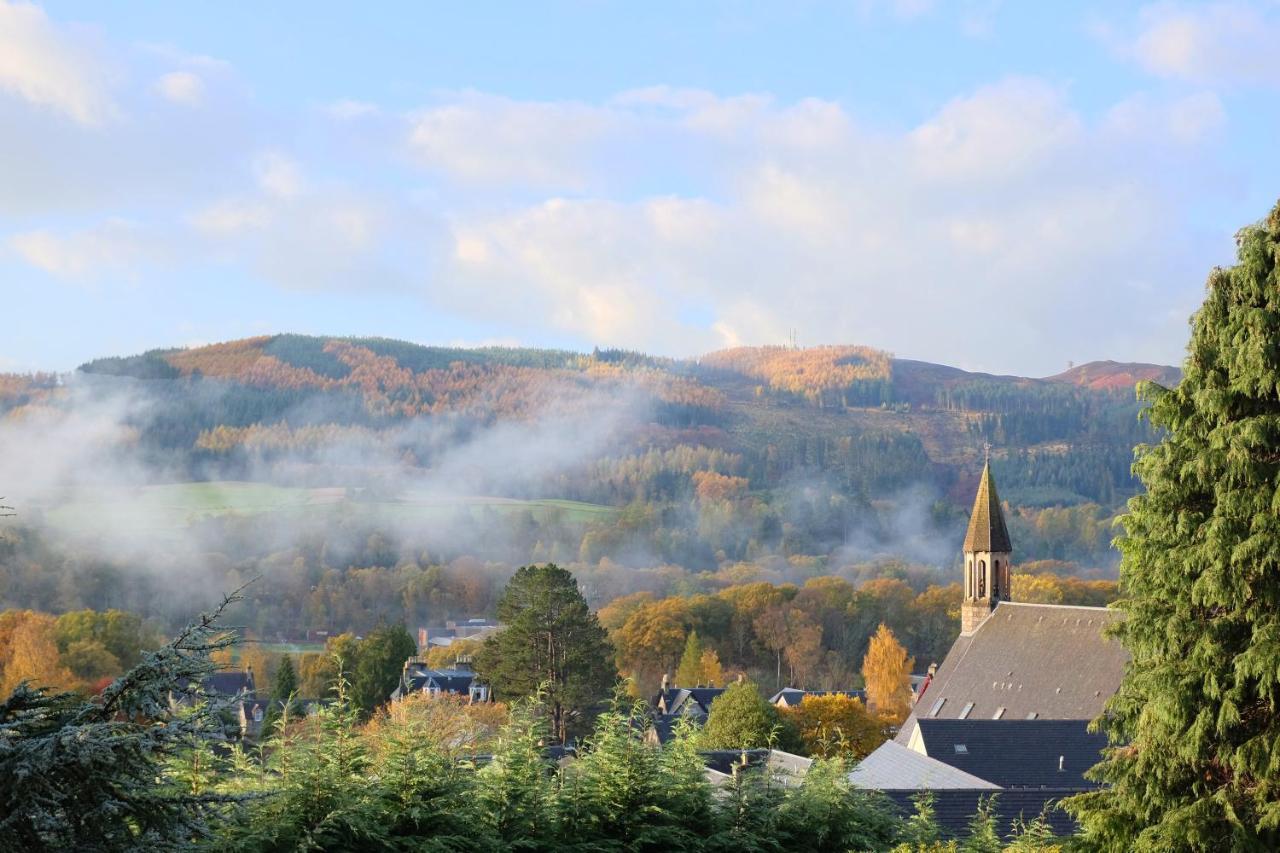 Knockendarroch Hotel Pitlochry Bagian luar foto